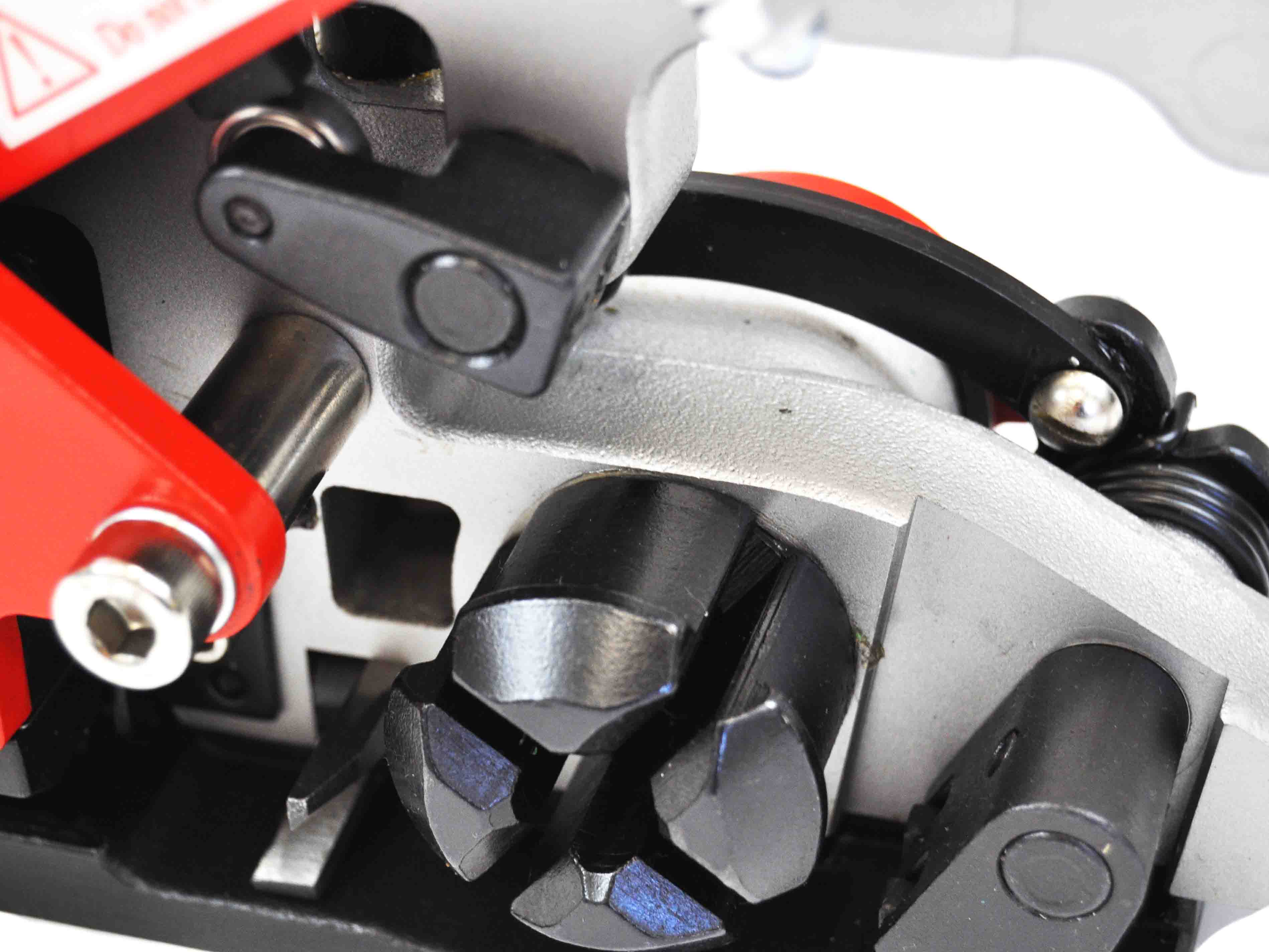 Manual strap tensioning device for PET strap 15-16mm with sleeve closure